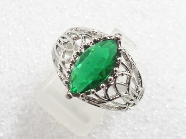 JAPANESE KIMONO / ANTIQUE COLORED STONE RING (SIZE 17.5)